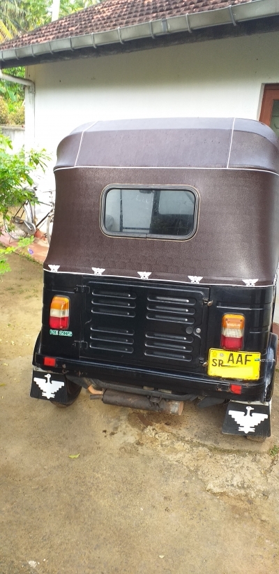 Bajaj 4 Stroke Three Wheeler