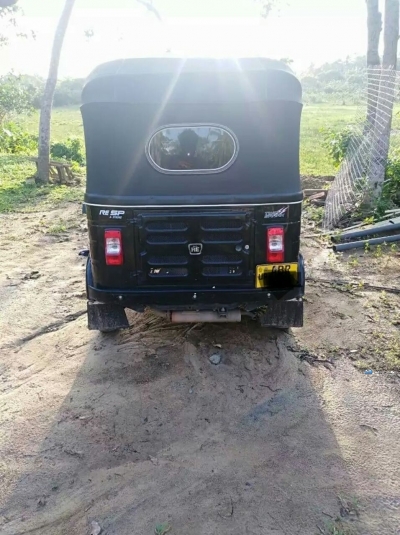 Bajaj 4 Stroke Three Wheeler