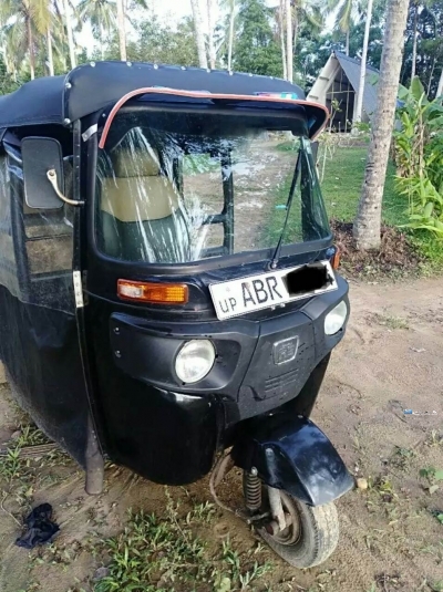 Bajaj 4 Stroke Three Wheeler