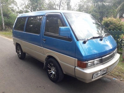 Nissan Largo 1992