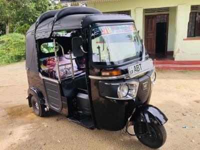 Bajaj 4 Stroke Three Wheeler