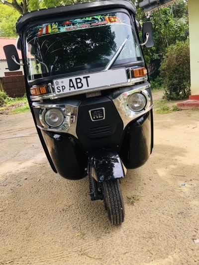 Bajaj 4 Stroke Three Wheeler