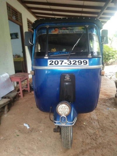 Bajaj 2 Stroke Three Wheeler