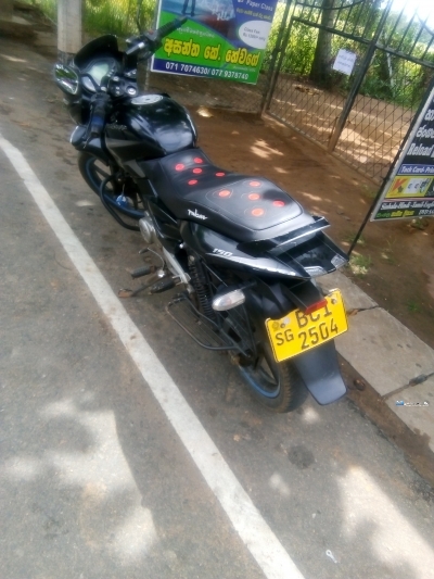 Bajaj Pulsar 150 2015