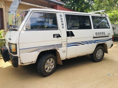 Mitsubishi Delica L300 