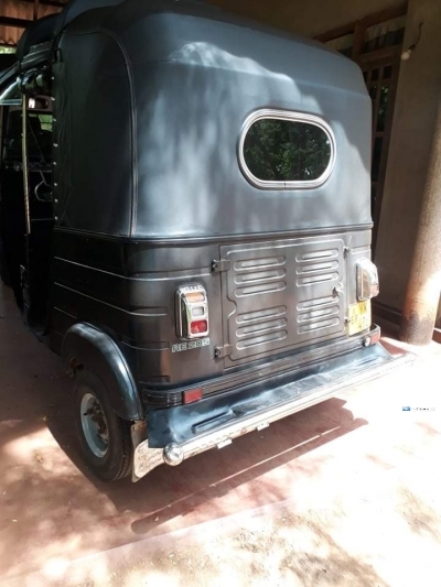 YK Bajaj Three Wheeler