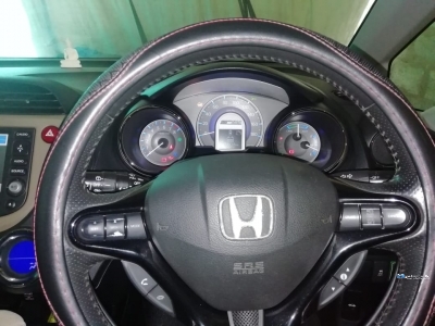 Honda Fit Shuttle 2012