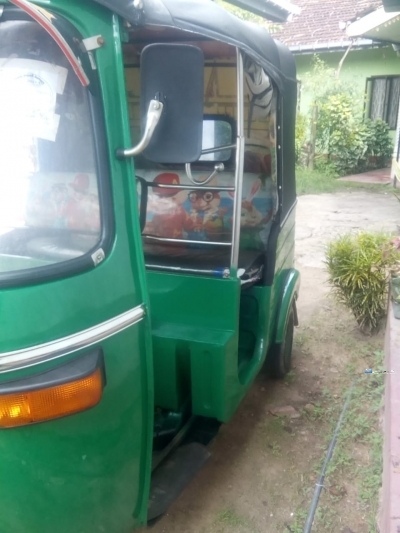 Bajaj 2 Stroke Three Wheeler