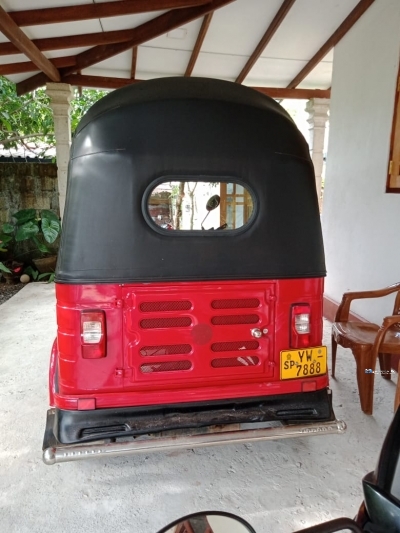 Bajaj 4 Strock Three Wheeler