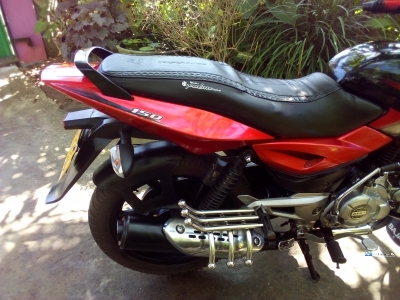 Bajaj Pulsar 150 2015