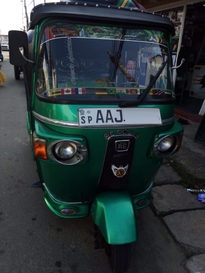 Bajaj 4 Strock Three Wheeler