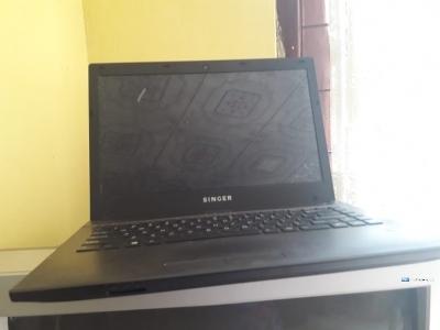 Singer Laptop