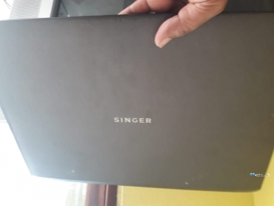 Singer Laptop