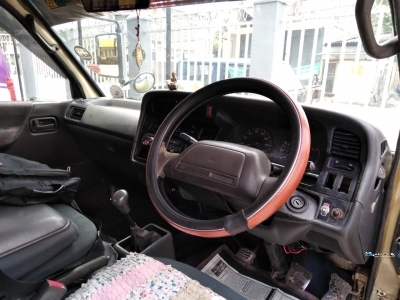 Toyota Hiace Dolphin LH113 1989