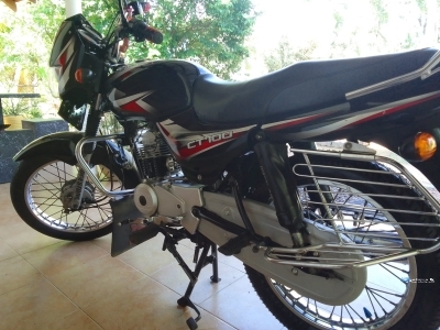 Bajaj CT100 2016