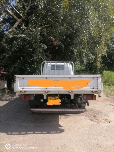 Isuzu Elf Lorry 2003