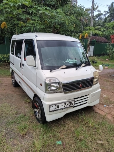 Mitsubishi Minicab 2000