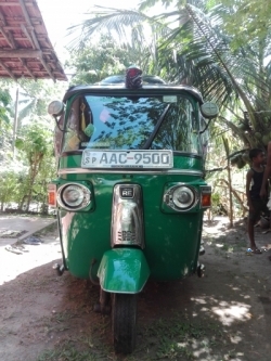 Bajaj 4 Strock Three Wheeler