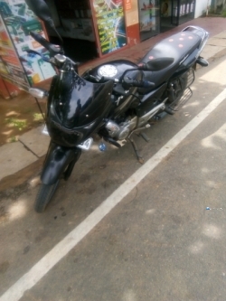 Bajaj Pulsar 150 2015