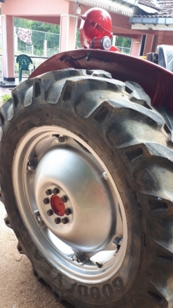 Massey Ferguson 135D Tractor