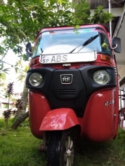 Bajaj 4 Strock Three Wheeler