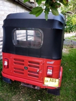 Bajaj 4 Strock Three Wheeler