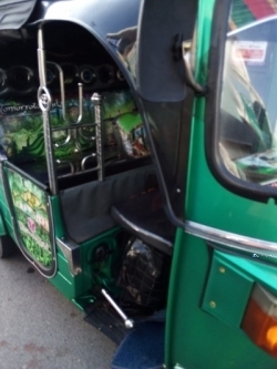 Bajaj 4 Strock Three Wheeler