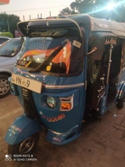 Bajaj Three Wheel 2011