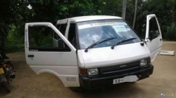 Nissan Vannet Largo 1986