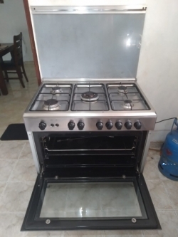 Siemens Five Burner Stove and Gas Oven