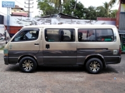 Toyota Hiace Dolphin LH113 1989