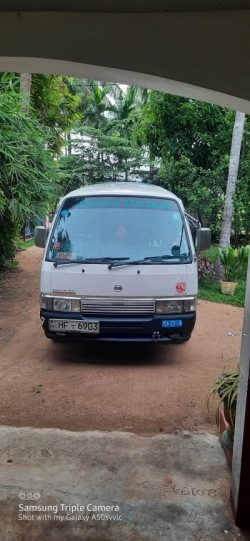 Nissan Caravan Van 2000