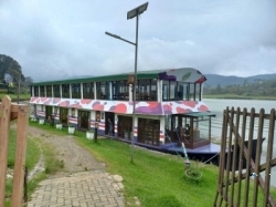 H2O Boat Restaurant & Coffee Shop Nuwaraeliya